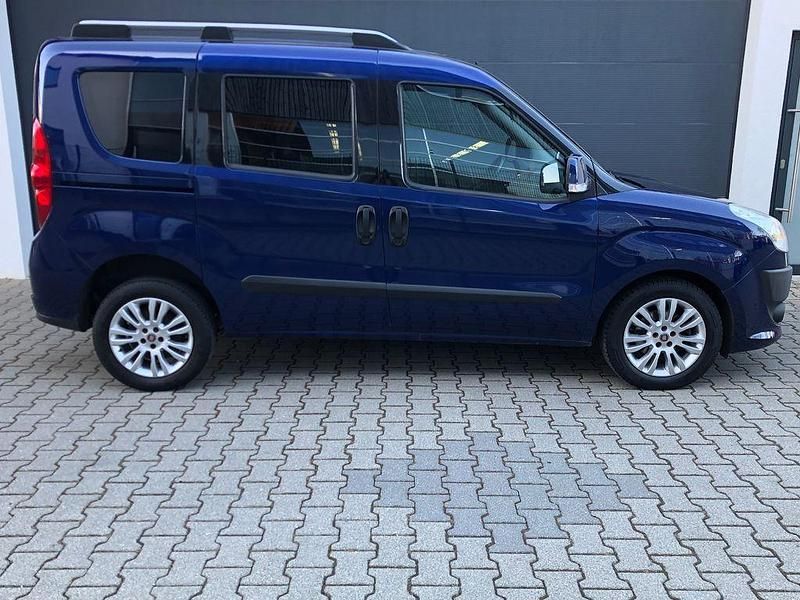 Gebraucht Fiat Doblò 90 PS (66 kW) 2013 Blau Van / Kleinbus