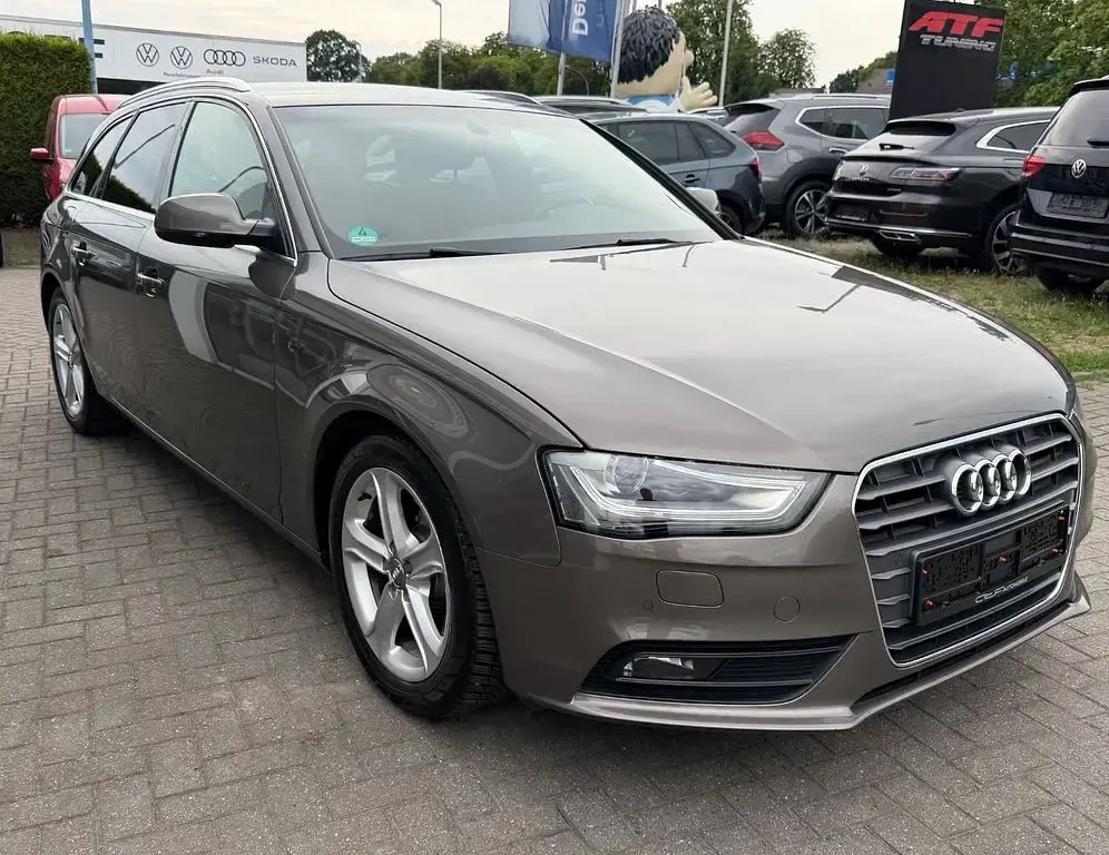 Gebraucht Audi A4 Ambition 136 PS (100 kW) 2013 Grau Kombi