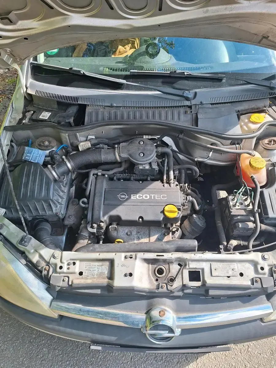 Gebraucht Opel Corsa 75 PS (55 kW) 2002 Silber Kleinwagen