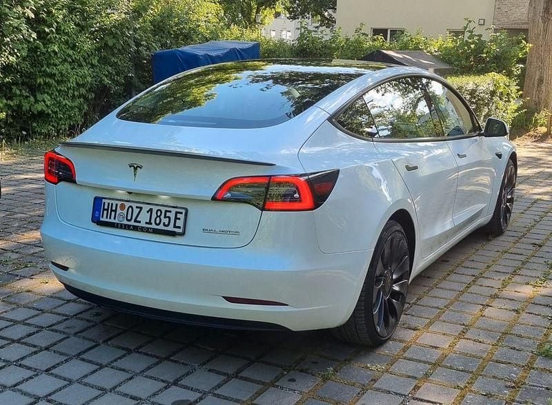 Second-hand Tesla Model 3 Performance 377 kW (513 CP) 2022 Alb Berlinǎ