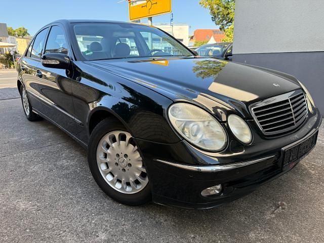 Gebraucht Mercedes E200 Avantgarde 163 PS (119 kW) 2004 Schwarz Limousine