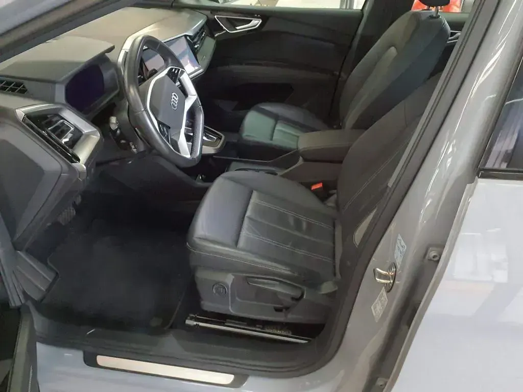 Second-hand Audi Q4 e-tron 150 kW (204 CP) 2023 Gri SUV