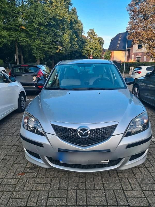 Silber Gebraucht 2006 Mazda 3 Limousine | 1.500 € (Superpreis) - Bild 1/4