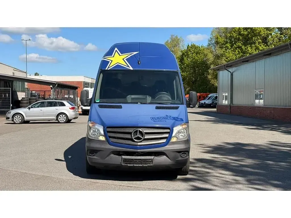 Gebraucht Mercedes Sprinter 143 PS (105 kW) 2018 Atlantisblau Van