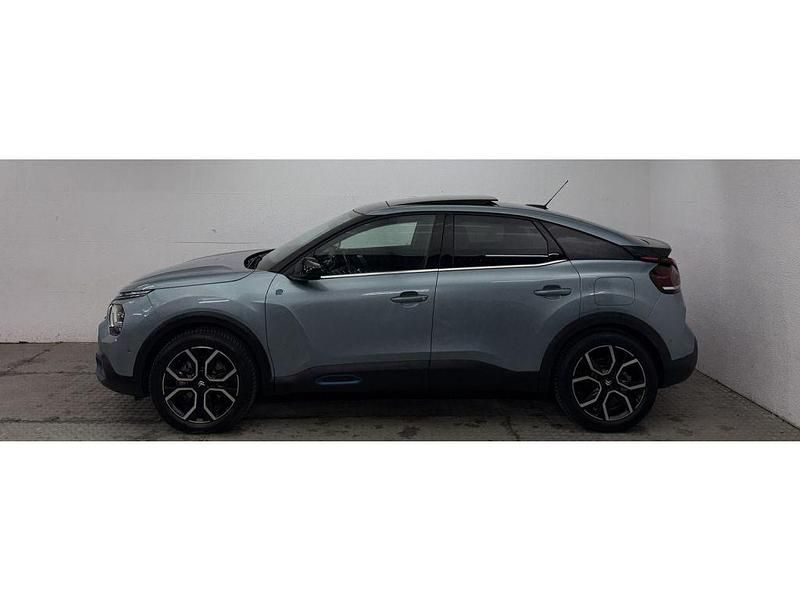 Gebraucht Citroën e-C4 Shine 100 kW (136 PS) 2023 Island blue (metallic) Limousine