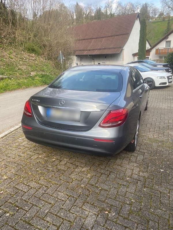 Usata Mercedes E220 194 CV (142 kW) 2017 Grigio Berlina
