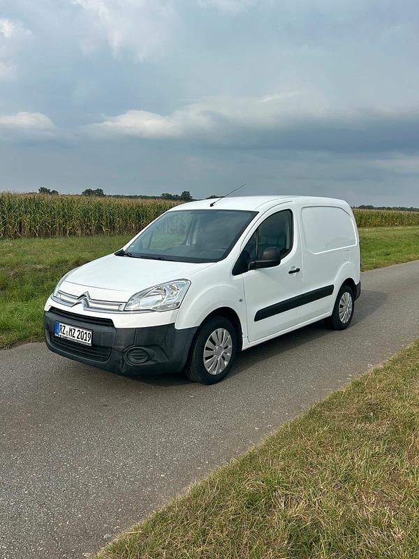 Weiß Gebraucht 2015 Citroën Berlingo Proline Van / Kleinbus | 3.500 € - Bild 1/4