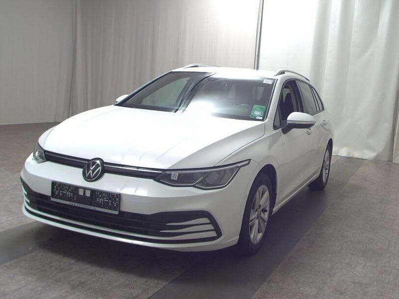 Gebraucht VW Golf VIII Life 150 PS (110 kW) 2024 Weiss Kombi