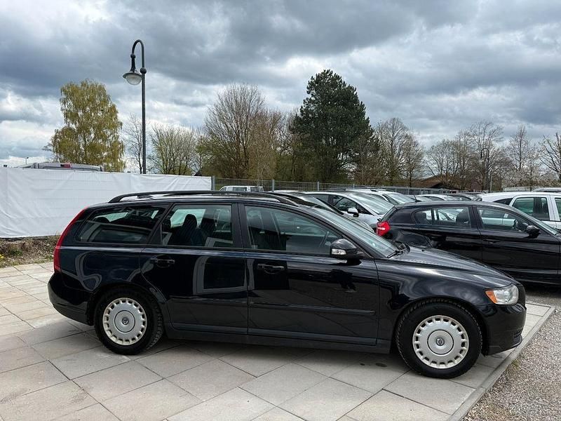 Gebraucht Volvo V50 109 PS (80 kW) 2010 Schwarz Kombi
