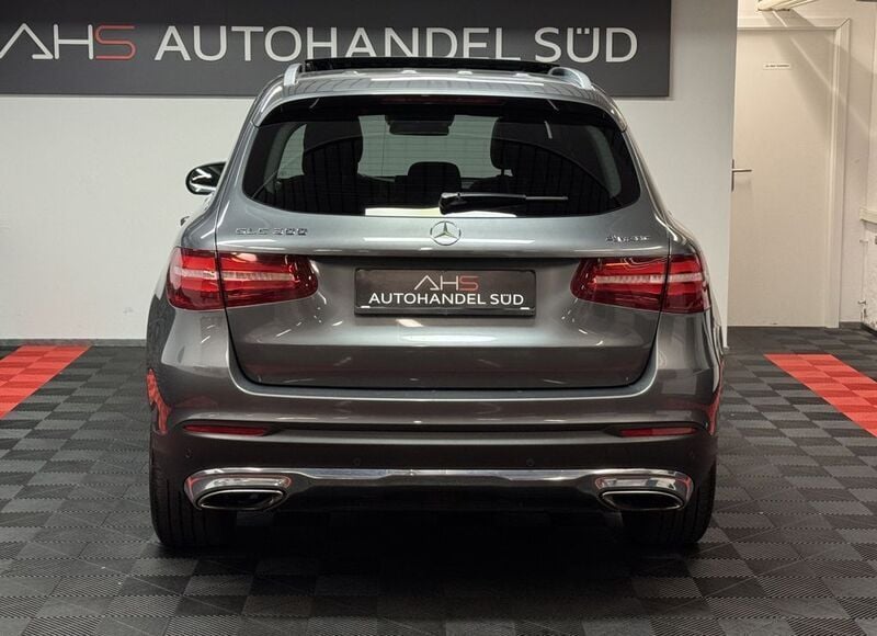 Gebraucht Mercedes GLC300 AMG line 245 PS (180 kW) 2017 Selenitgrau  metalliclack SUV