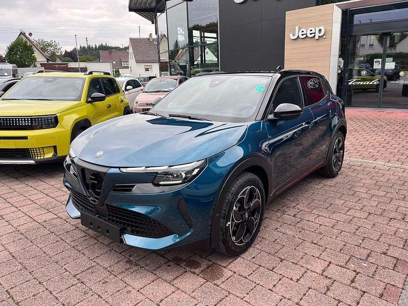 Blau Neu 2025 Alfa Romeo GT Junior Edizione Speciale Limousine | 37.990 € (Fairer Preis) - Bild 1/4