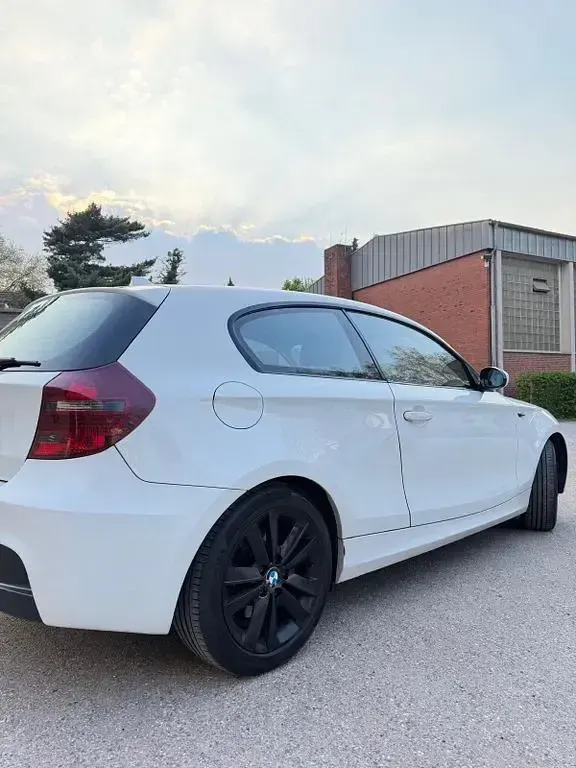 Gebraucht BMW 118 Coupé Shadowline 143 PS (105 kW) 2010 Weiß Coupé