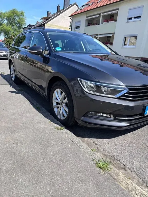 Gebraucht VW Passat Comfortline 150 PS (110 kW) 2018 Grau Kombi
