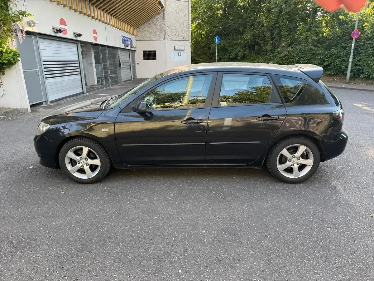 Gebraucht Mazda 3 Active 105 PS (77 kW) 2005 Schwarz Limousine
