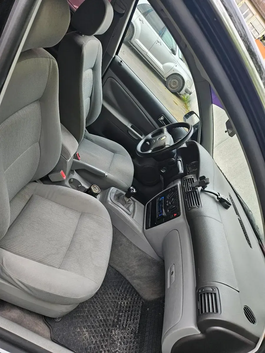 Gebraucht VW Passat 101 PS (74 kW) 2001 Schwarz Limousine
