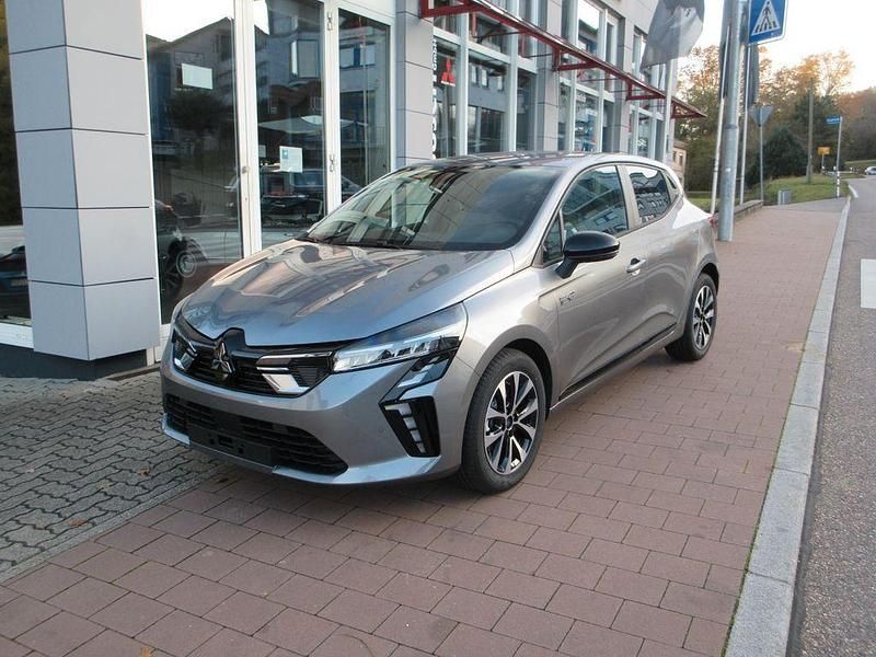 Neu Mitsubishi Colt Plus 143 PS (105 kW) 2025 Grau Limousine