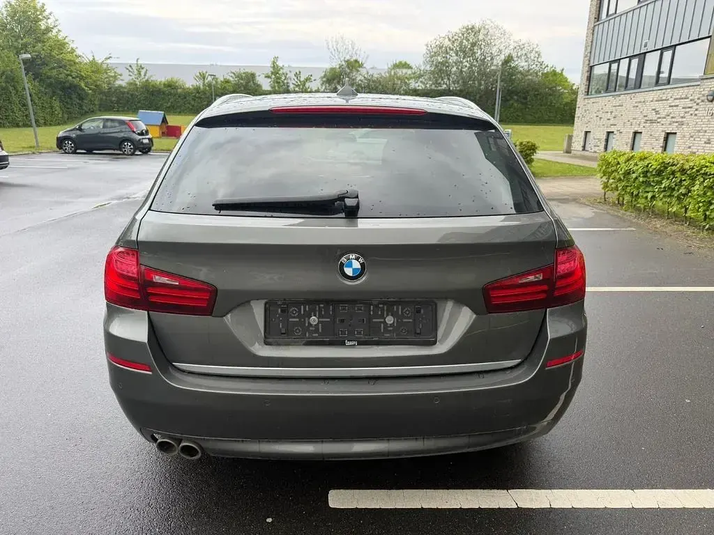 Gebraucht BMW 520 184 PS (135 kW) 2014 Grau Kombi