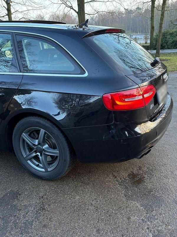 Gebraucht Audi A4 Attraction 177 PS (130 kW) 2013 Schwarz Kombi