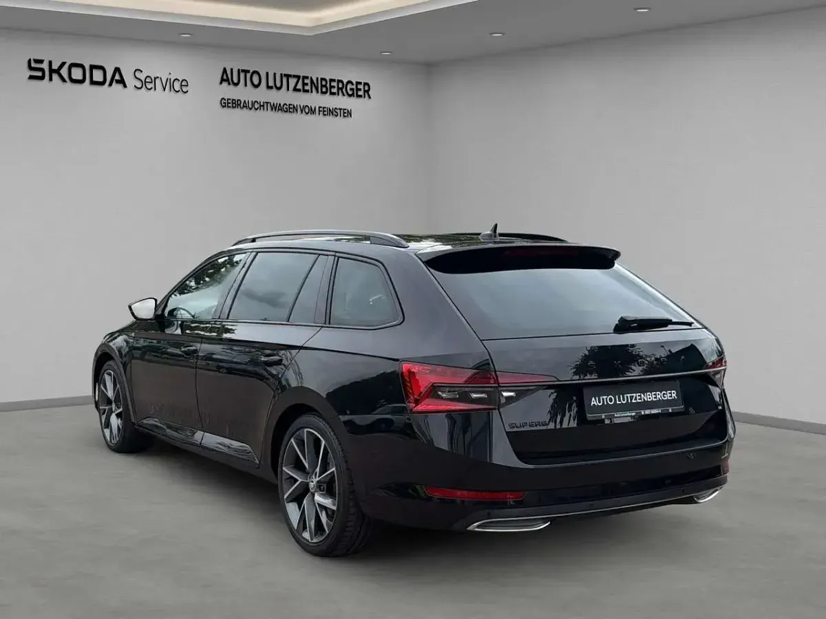 Gebraucht Skoda Superb SportLine 218 PS (160 kW) 2023 Blackmagic perleffekt Kombi