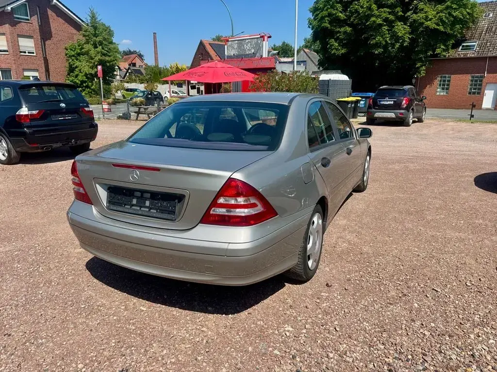 Gebraucht Mercedes C200 122 PS (89 kW) 2006 Silber Limousine