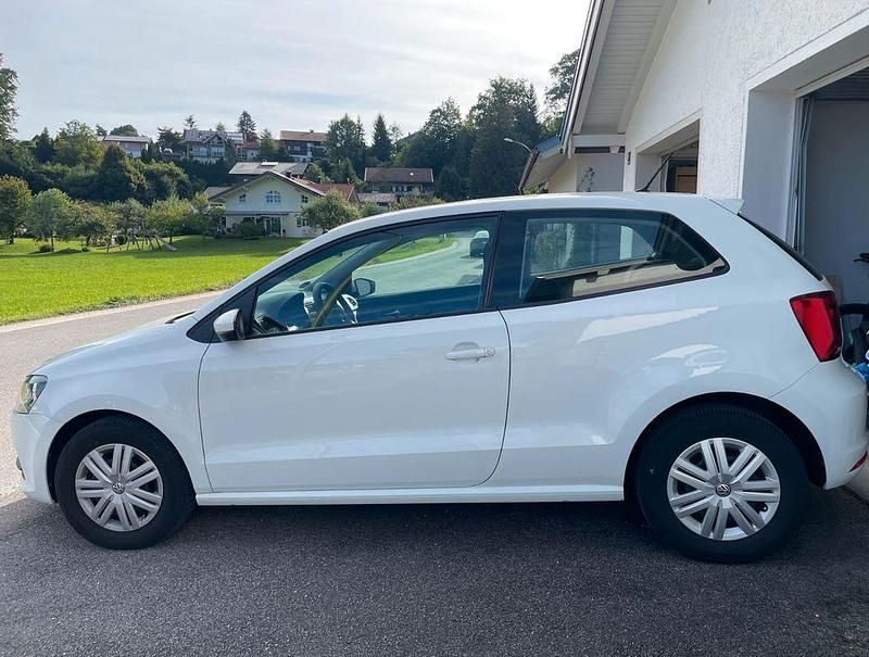 Gebraucht VW Polo 75 PS (55 kW) 2015 Weiß Kleinwagen