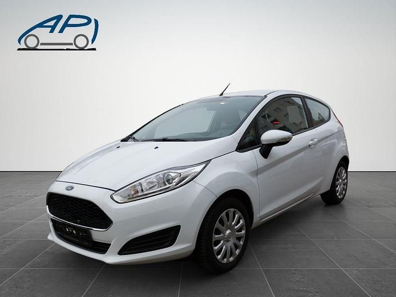Weiß Gebraucht 2016 Ford Fiesta Trend Kleinwagen | 5.950 € (Guter Preis) - Bild 1/4