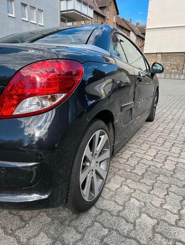 Gebraucht Peugeot 207 CC Roland Garros 156 PS (114 kW) 2012 Schwarz Cabrio