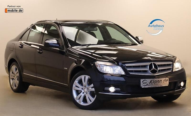 Schwarz Gebraucht 2007 Mercedes C200 Avantgarde Limousine | 8.999 € (Fairer Preis) - Bild 1/4