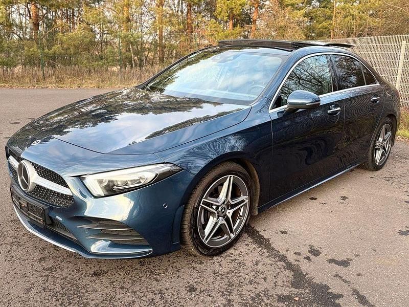 Gebraucht Mercedes A200 AMG line 163 PS (119 kW) 2021 Blau Limousine