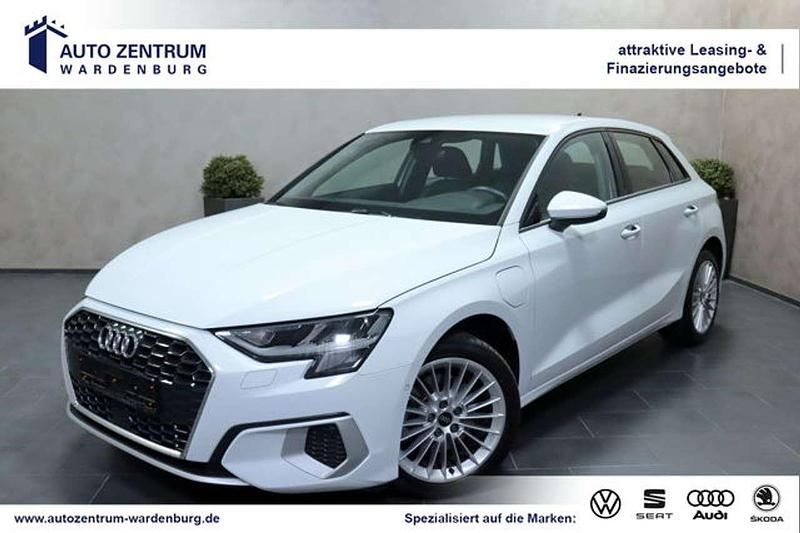 Gletscherweiss metallic Gebraucht 2022 Audi A3 Sportback e-tron Advanced Limousine | 23.260 € (Guter Preis) - Bild 1/4