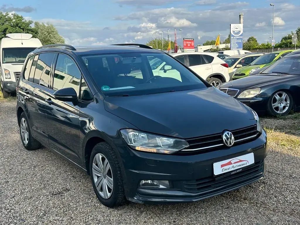 Gebraucht VW Touran Comfortline 150 PS (110 kW) 2017 Grau Van / Kleinbus