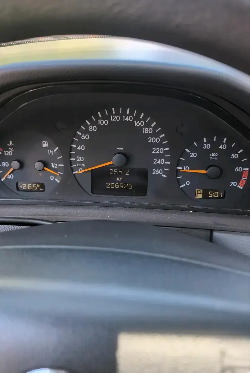 Gebraucht Mercedes E200 163 PS (119 kW) 2002 Silber Kombi