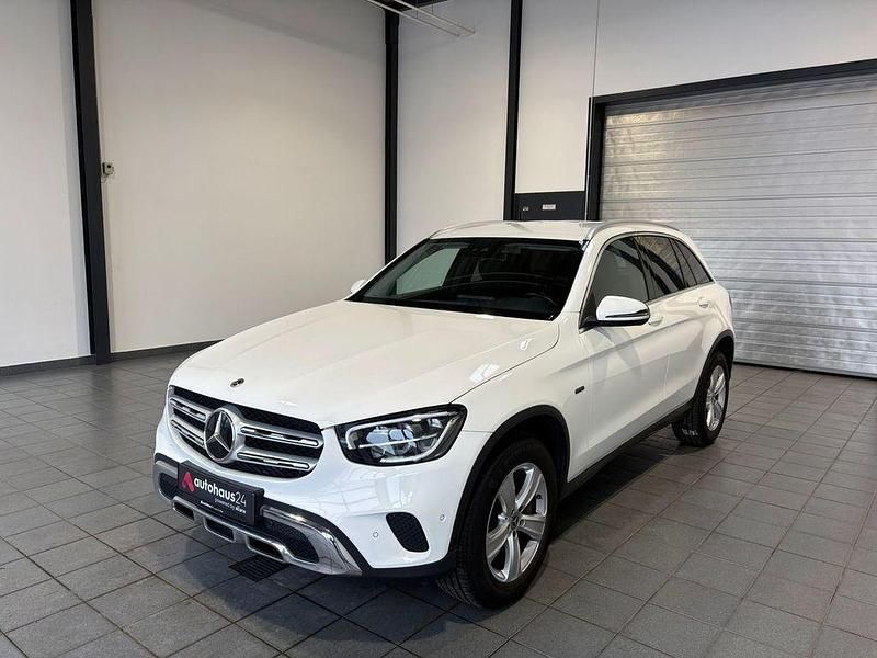 Gebraucht Mercedes GLC300e 320 PS (235 kW) 2021 Weiß SUV