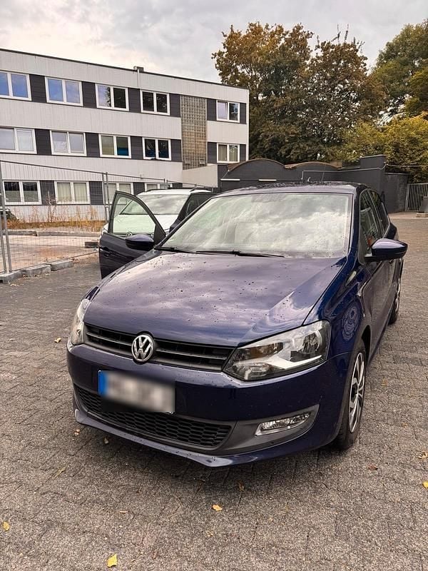 Blau Gebraucht 2011 VW Polo Team Kleinwagen | 7.500 € (Fairer Preis) - Bild 1/4