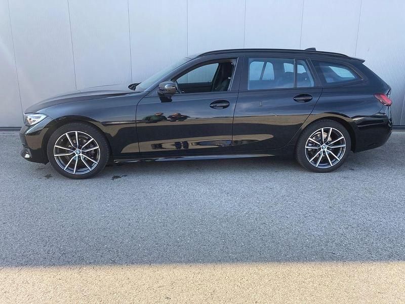 Gebraucht BMW 318 150 PS (110 kW) 2022 Schwarz Limousine