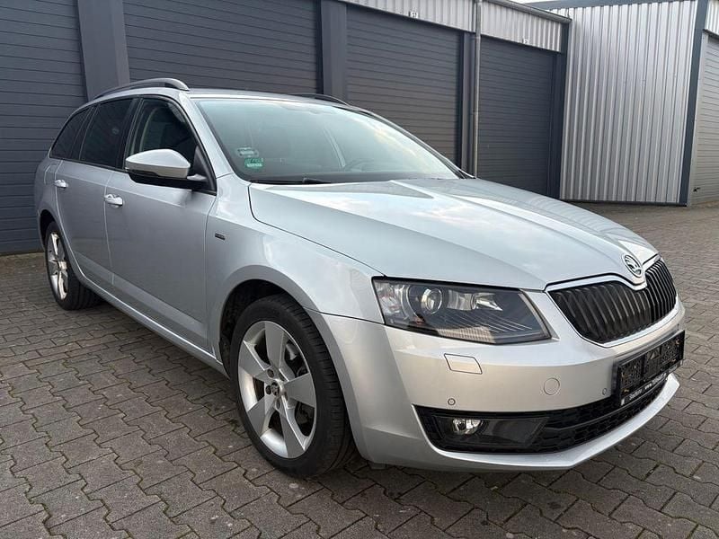 Gebraucht Skoda Octavia Joy 150 PS (110 kW) 2016 Silber Kleinwagen