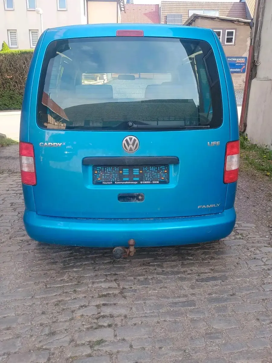 Second-hand VW Caddy 105 CP (77 kW) 2007 Albastru Monovolum