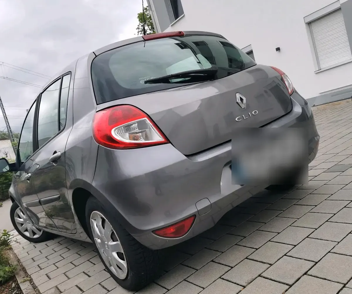 Gebraucht Renault Clio 101 PS (74 kW) 2009 Grau Kleinwagen