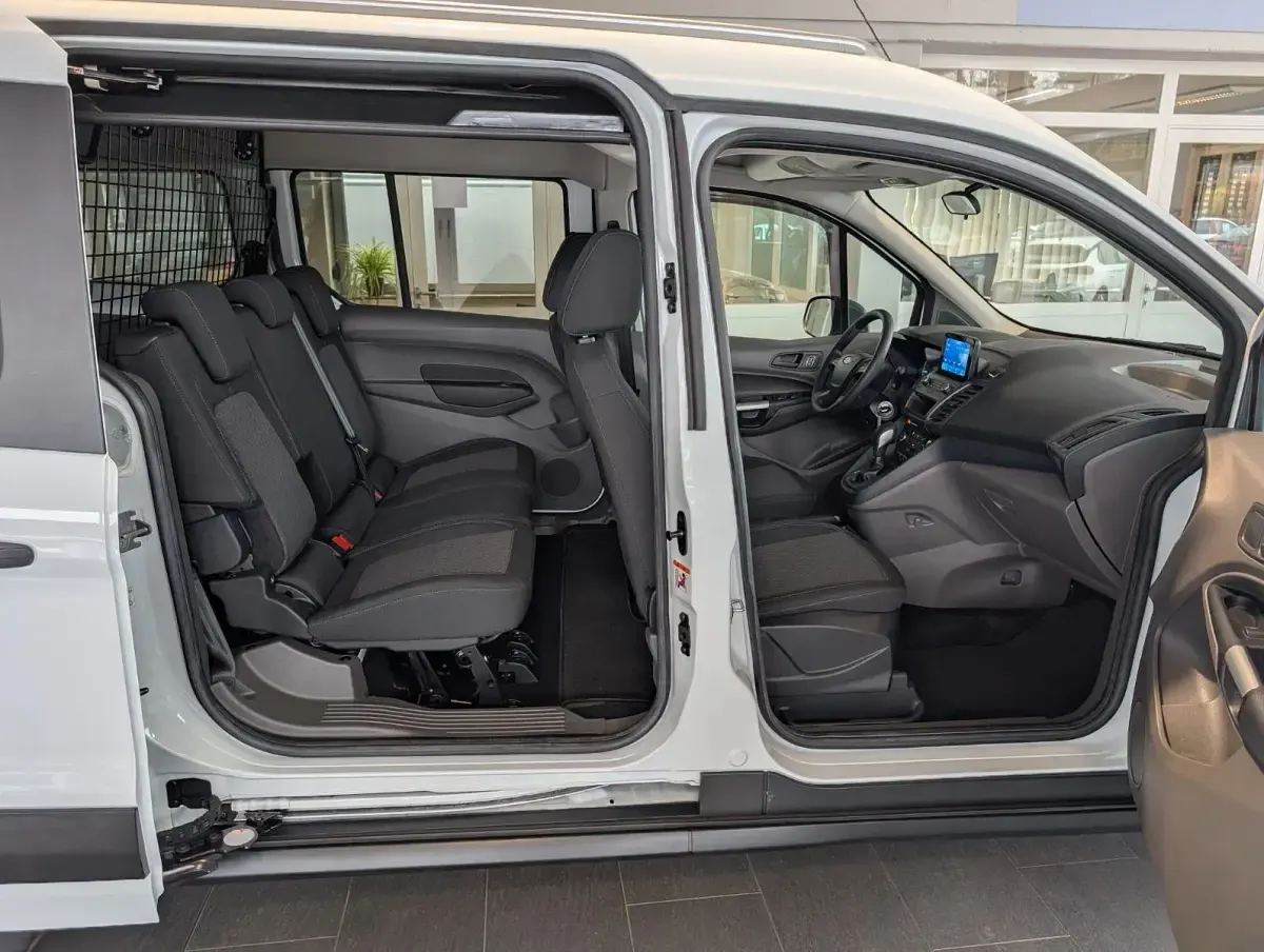Usado Ford Transit 120 CV (88 kW) 2021 Blanco Familiar