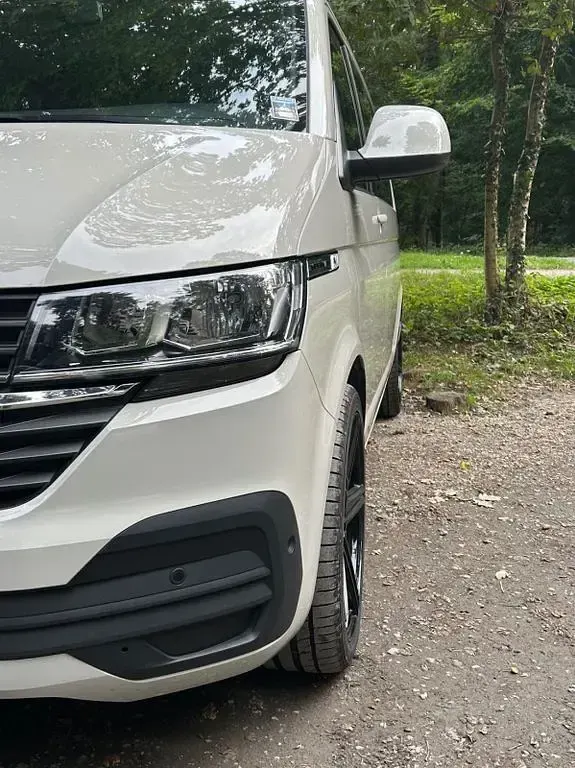 Gebraucht VW Multivan 180 PS (132 kW) 2020 Beige Van / Kleinbus