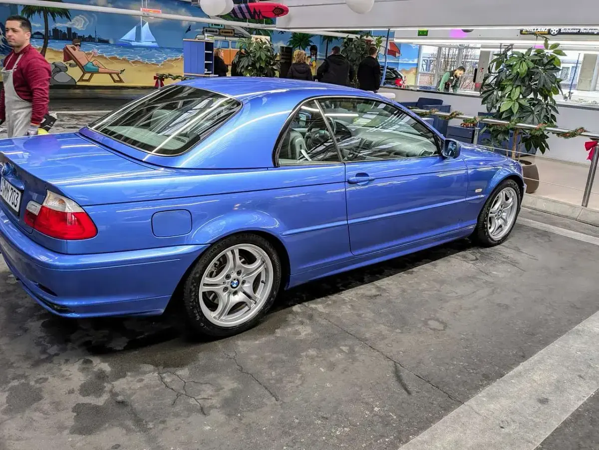 Gebraucht BMW 325 Cabriolet 192 PS (141 kW) 2001 Blau Cabrio