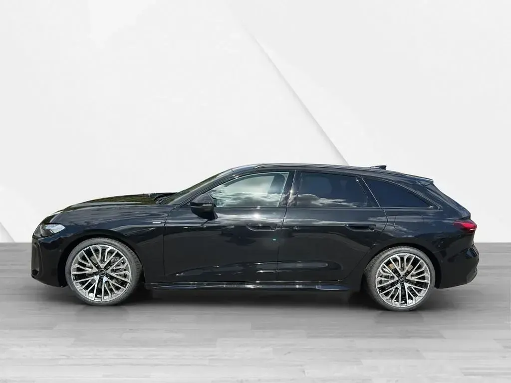 Gebraucht Audi A5 Ambiente 367 PS (269 kW) 2025 Mythosschwarz metallic Kombi