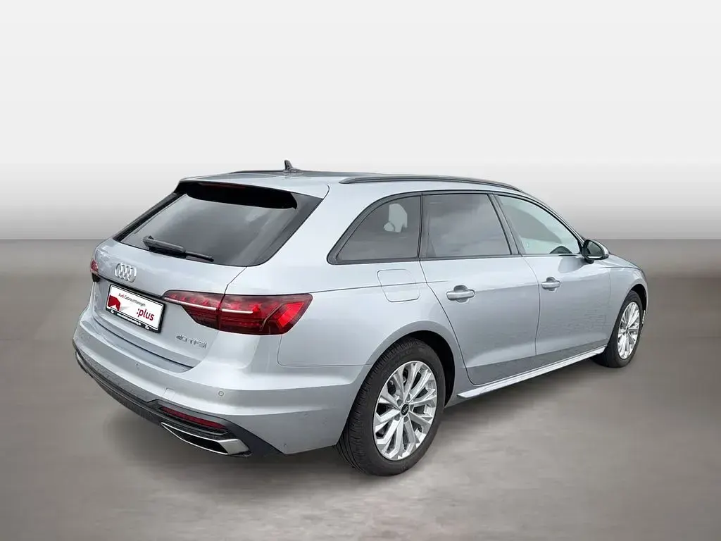 Używany Audi A4 Advanced 204 KM (150 kW) 2022 Srebrny Kombi