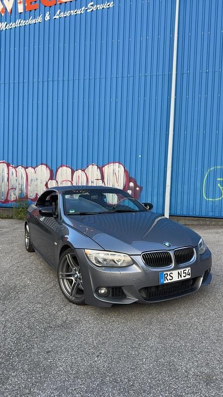Grau Gebraucht 2012 BMW 335 Cabriolet Cabrio | 17.999 € (Fairer Preis) - Bild 1/4