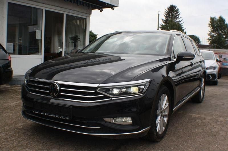 Gebraucht VW Passat Elegance 150 PS (110 kW) 2024 Schwarz Kombi