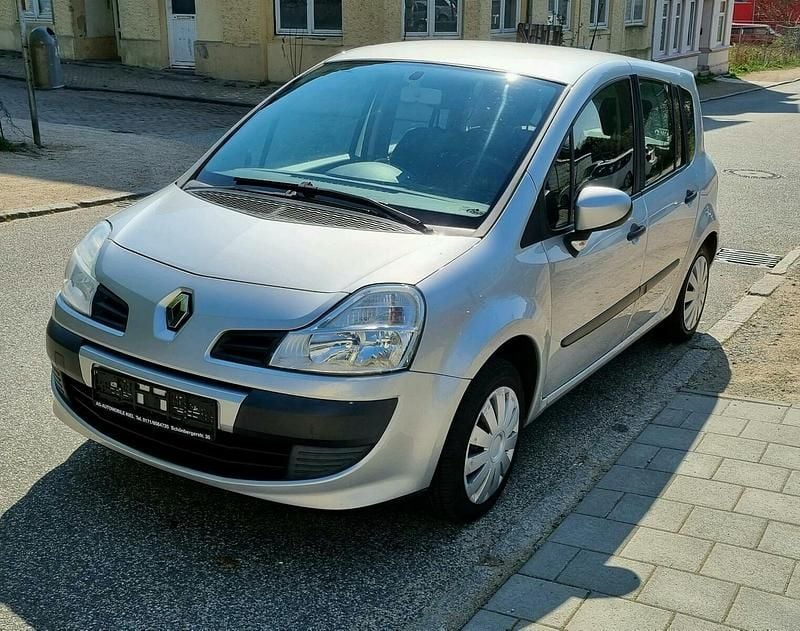 Gebraucht Renault Modus 75 PS (55 kW) 2008 Silber Van / Kleinbus