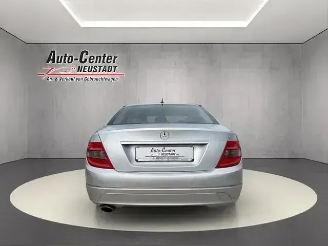Gebraucht Mercedes C200 184 PS (135 kW) 2010 Silber Limousine