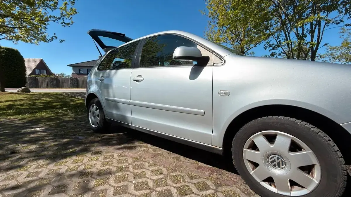 Gebraucht VW Polo 75 PS (55 kW) 2003 Silber Kleinwagen