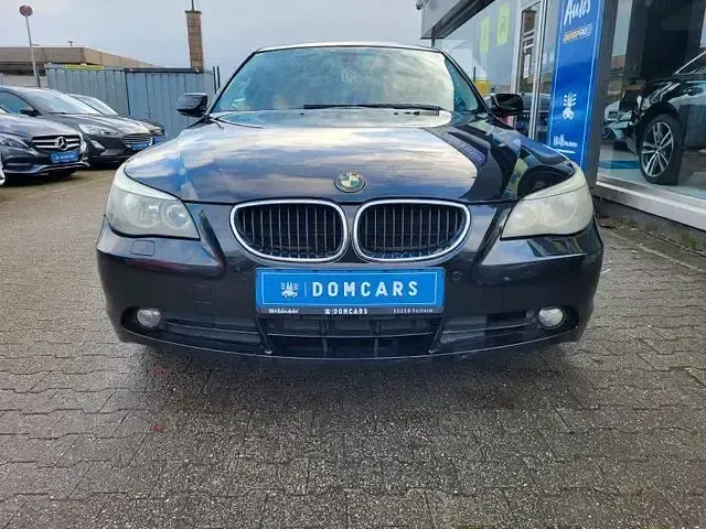 Używany BMW 520 Shadowline 170 KM (125 kW) 2003 Czarny Sedan/Limuzyna