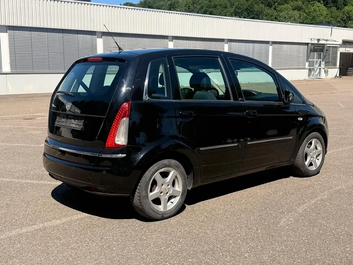 Gebraucht Lancia Musa 95 PS (69 kW) 2011 Schwarz Van / Kleinbus
